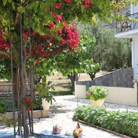 Ballas Lejlighed Agia Efimia